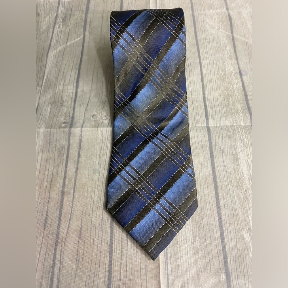 Van Heusen Stain Resistant 100% Silk Blue Olive Green Striped Plaid Tie